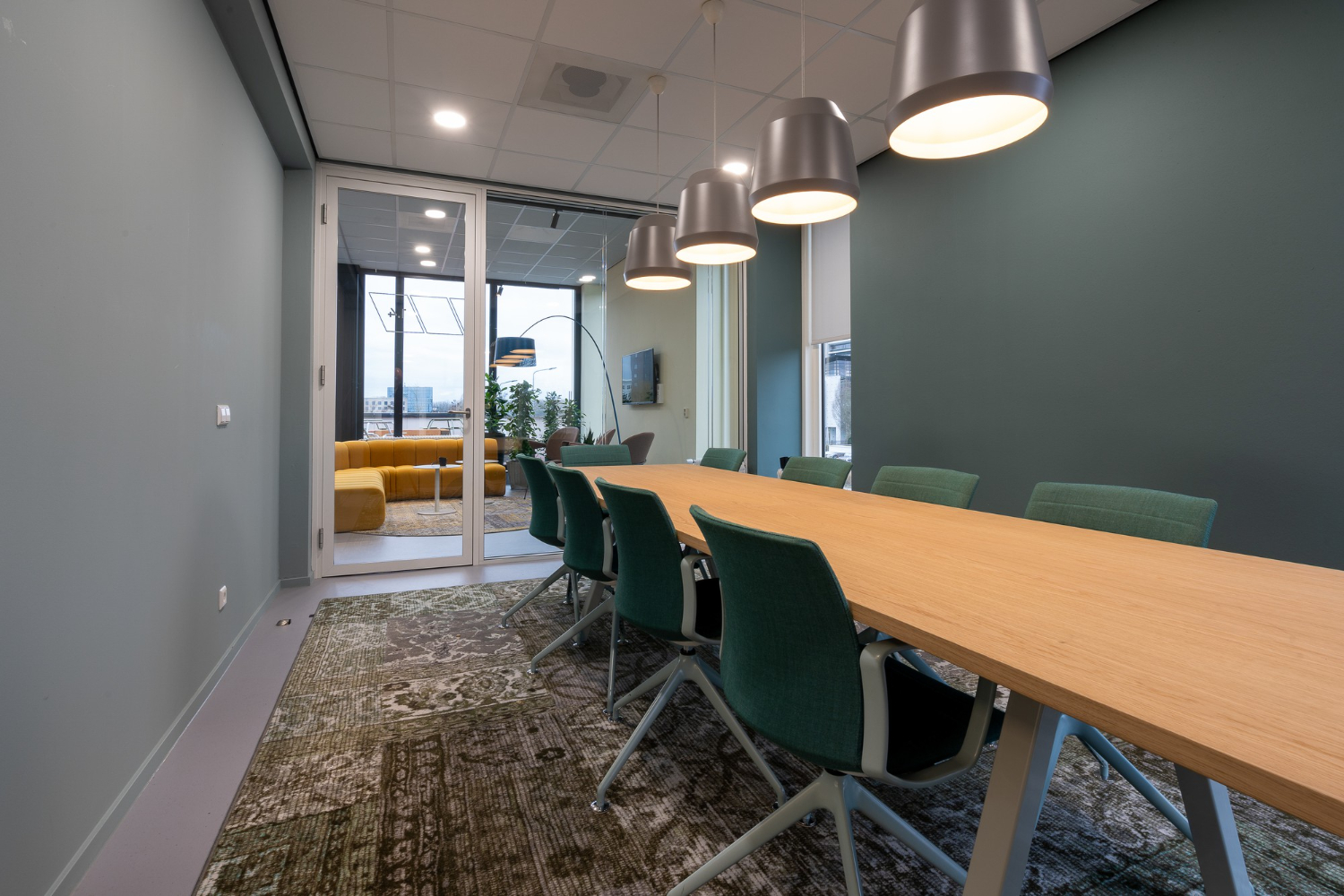 5 Proven Benefits of Coworking Spaces for Growing Teams